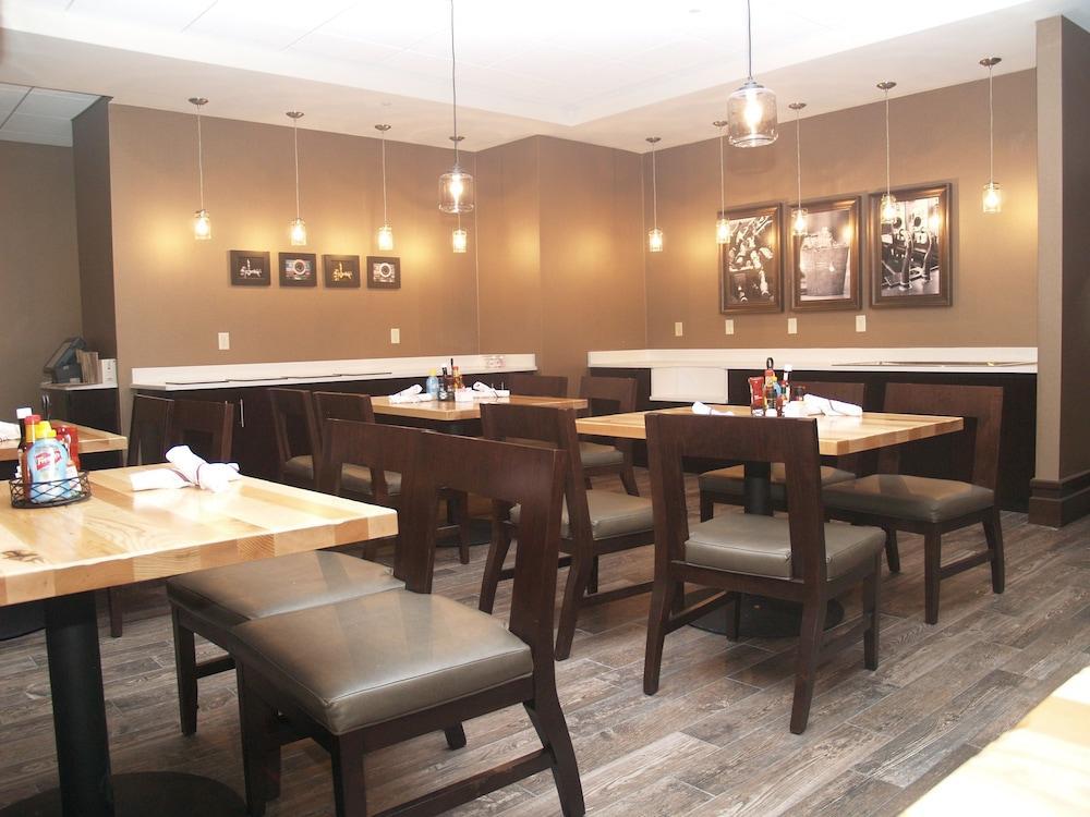 Holiday Inn Salina By Ihg Exteriör bild